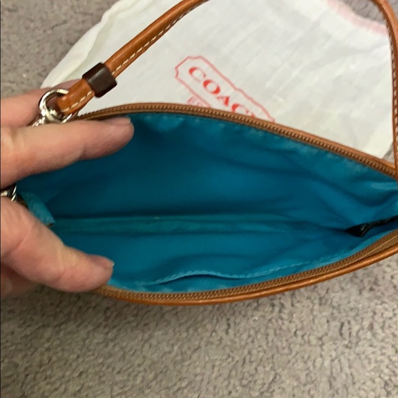 Coach wristlet - Picture 4 of 6